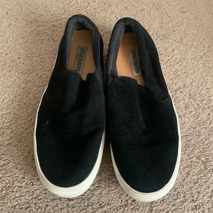Steve Madden slip on black velvet sneakers